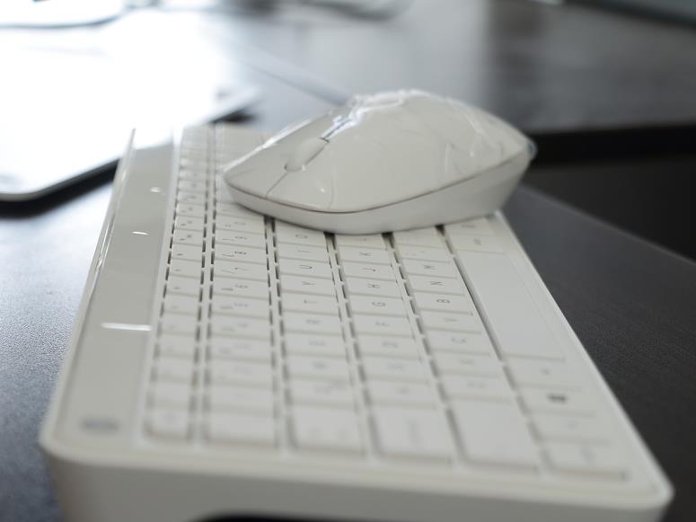 Computertastatur und Maus